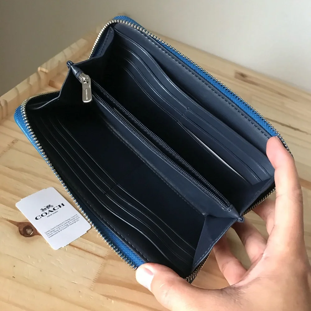 Coach wallet🎈🎈